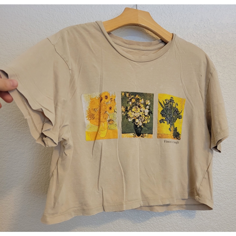 Vincent Van Goh Beige Graphic Crop Top size am worn in